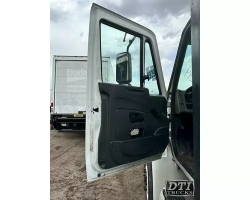 INTERNATIONAL 4400 Door Assembly, Front