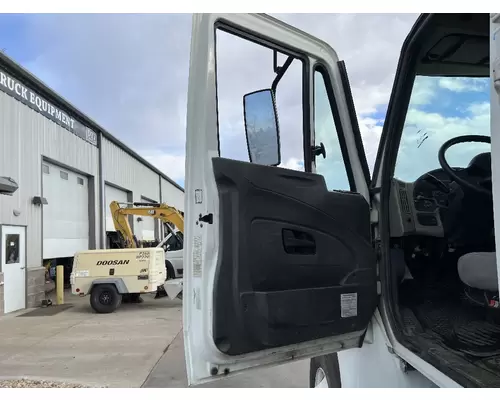 INTERNATIONAL 4400 Door Assembly, Front