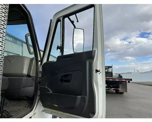 INTERNATIONAL 4400 Door Assembly, Front