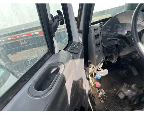 INTERNATIONAL 4400 Door Assembly, Front