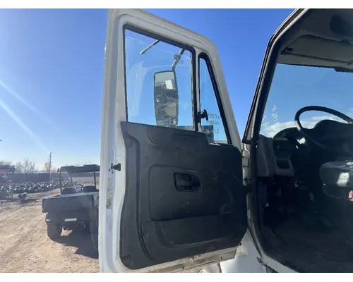 INTERNATIONAL 4400 Door Assembly, Front