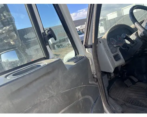 INTERNATIONAL 4400 Door Assembly, Front