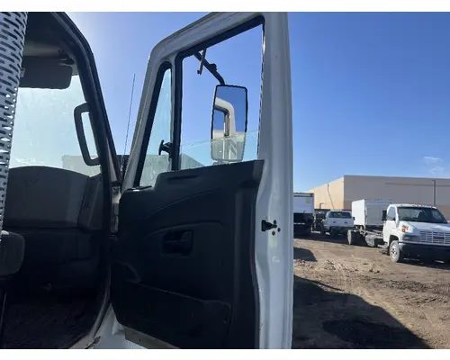INTERNATIONAL 4400 Door Assembly, Front
