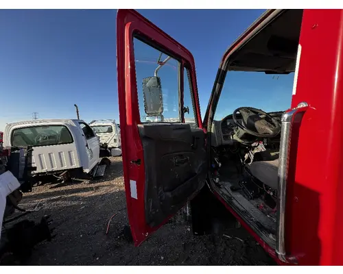 INTERNATIONAL 4400 Door Assembly, Front