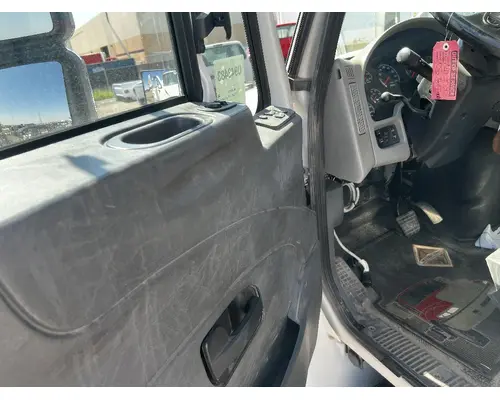 INTERNATIONAL 4400 Door Assembly, Front