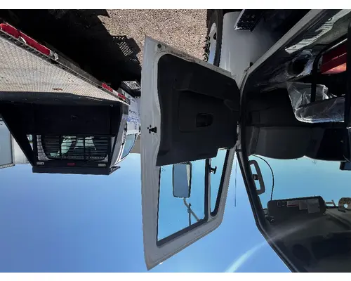 INTERNATIONAL 4400 Door Assembly, Front