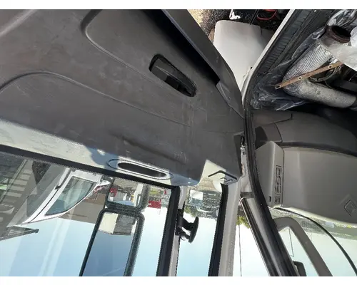 INTERNATIONAL 4400 Door Assembly, Front