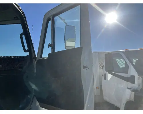 INTERNATIONAL 4400 Door Assembly, Front