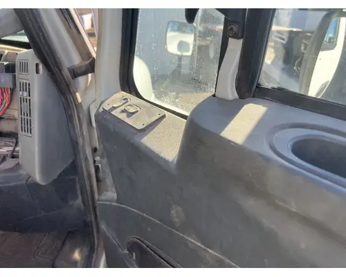 INTERNATIONAL 4400 Door Assembly, Front