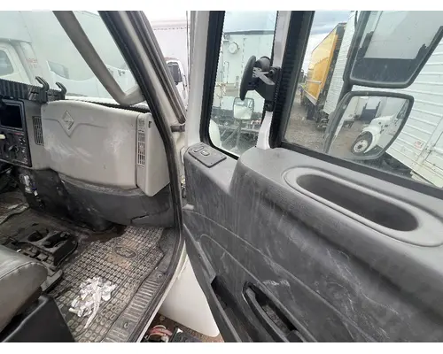 INTERNATIONAL 4400 Door Assembly, Front