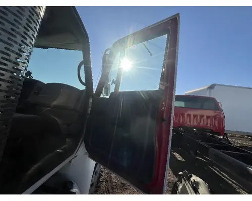 INTERNATIONAL 4400 Door Assembly, Front