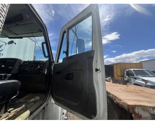 INTERNATIONAL 4400 Door Assembly, Front