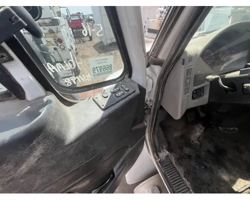 INTERNATIONAL 4400 Door Assembly, Front