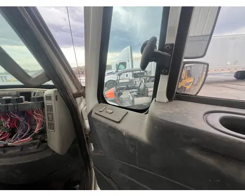 INTERNATIONAL 4400 Door Assembly, Front