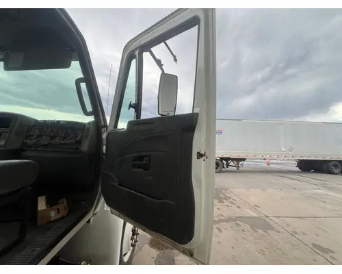INTERNATIONAL 4400 Door Assembly, Front