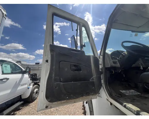 INTERNATIONAL 4400 Door Assembly, Front