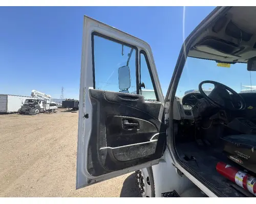 INTERNATIONAL 4400 Door Assembly, Front