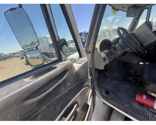 INTERNATIONAL 4400 Door Assembly, Front