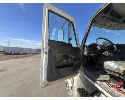 INTERNATIONAL 4400 Door Assembly, Front