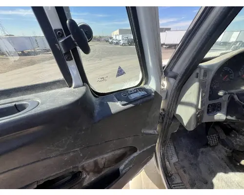 INTERNATIONAL 4400 Door Assembly, Front