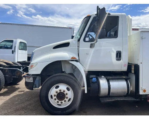 INTERNATIONAL 4400 Door Assembly, Front