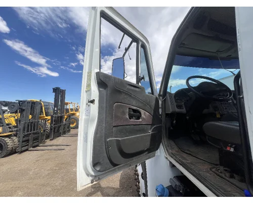 INTERNATIONAL 4400 Door Assembly, Front