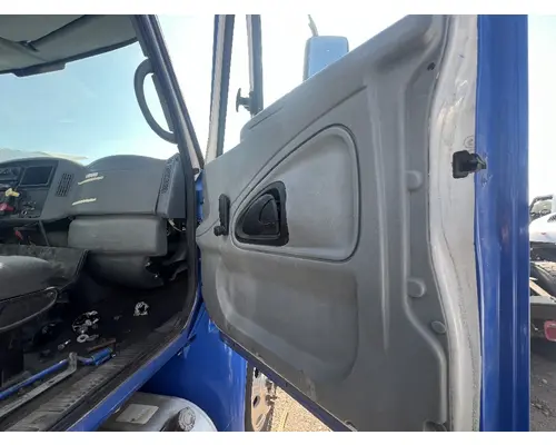 INTERNATIONAL 4400 Door Assembly, Front