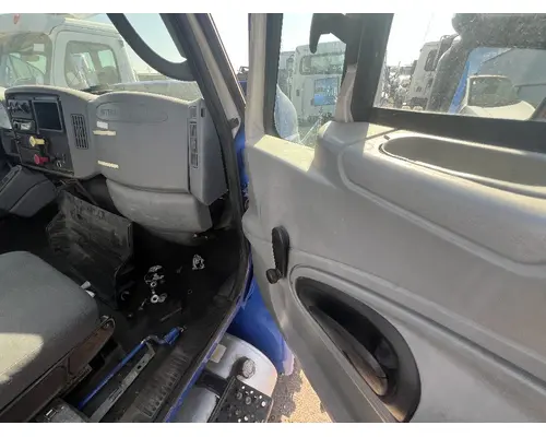 INTERNATIONAL 4400 Door Assembly, Front