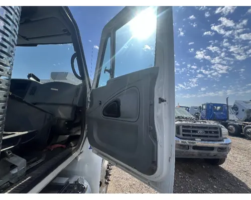 INTERNATIONAL 4400 Door Assembly, Front