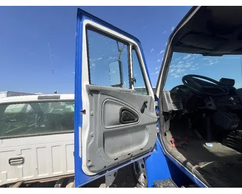 INTERNATIONAL 4400 Door Assembly, Front