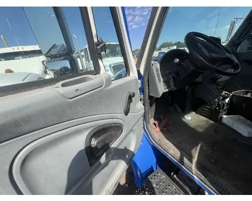 INTERNATIONAL 4400 Door Assembly, Front