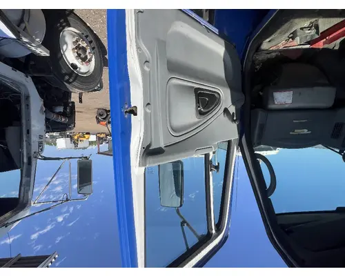 INTERNATIONAL 4400 Door Assembly, Front