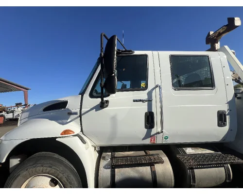 INTERNATIONAL 4400 Door Assembly, Front