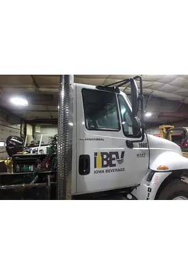 INTERNATIONAL 4400 Door Assembly, Front