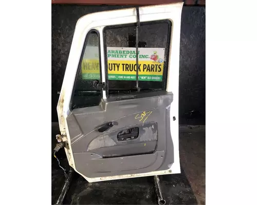 INTERNATIONAL 4400 Door Assembly, Front