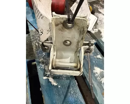 INTERNATIONAL 4400 Door Hinge Front