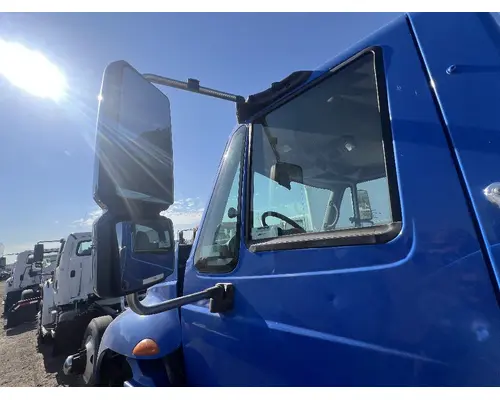 INTERNATIONAL 4400 Door Vent Glass, Front