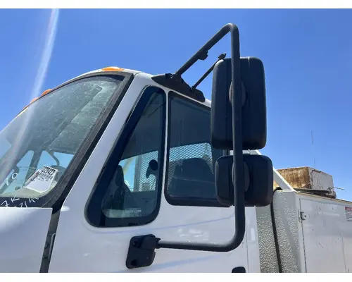 INTERNATIONAL 4400 Door Vent Glass, Front