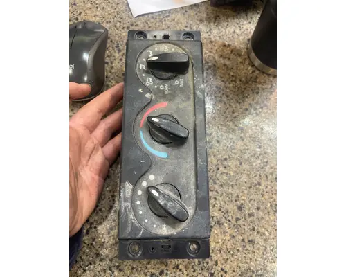 INTERNATIONAL 4400 ECM (HVAC)climate control