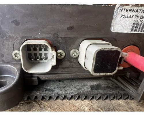 INTERNATIONAL 4400 ECM