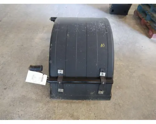 INTERNATIONAL 4400 FENDER, QUARTERHALF REAR
