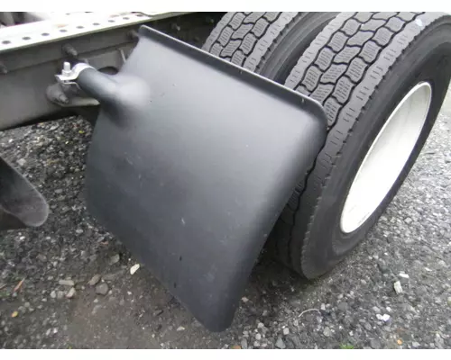 INTERNATIONAL 4400 FENDER, QUARTERHALF REAR