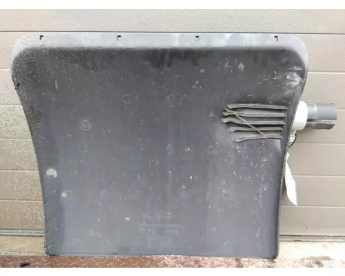INTERNATIONAL 4400 FENDER, QUARTERHALF REAR