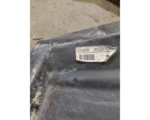 INTERNATIONAL 4400 FENDER, SPLASH SHIELDGUARD