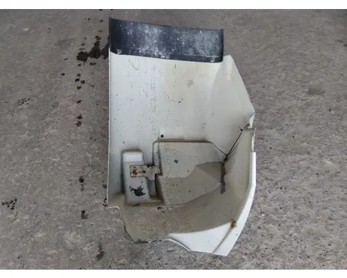 INTERNATIONAL 4400 FENDER EXTENSION