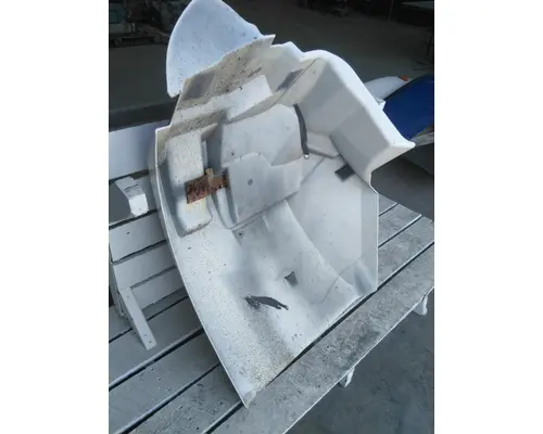 INTERNATIONAL 4400 FENDER EXTENSION