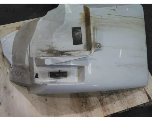 INTERNATIONAL 4400 FENDER EXTENSION