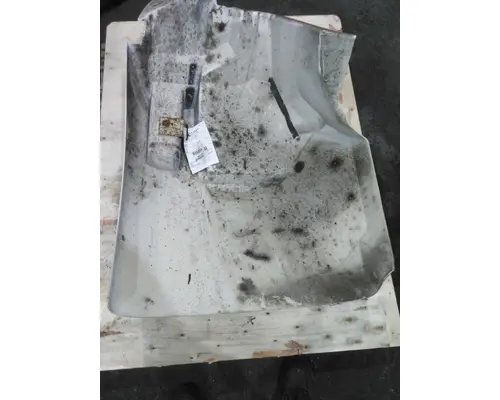 INTERNATIONAL 4400 FENDER EXTENSION