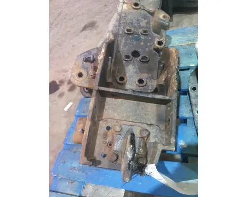 INTERNATIONAL 4400 FRAME HORN