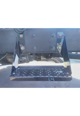 INTERNATIONAL 4400 FRAME STEP